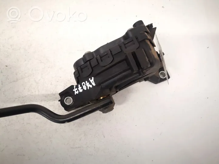 Volvo S40, V40 Accelerator throttle pedal 30865642