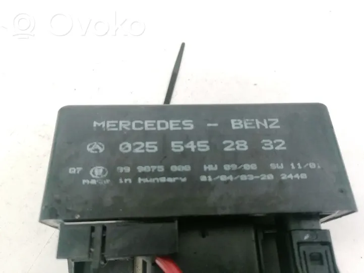 Mercedes-Benz A W168 Žvakių pakaitinimo rėlė 0255452832