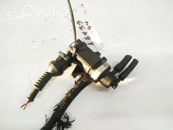 Audi 80 90 S2 B4 Solenoidinis vožtuvas 1H0906627