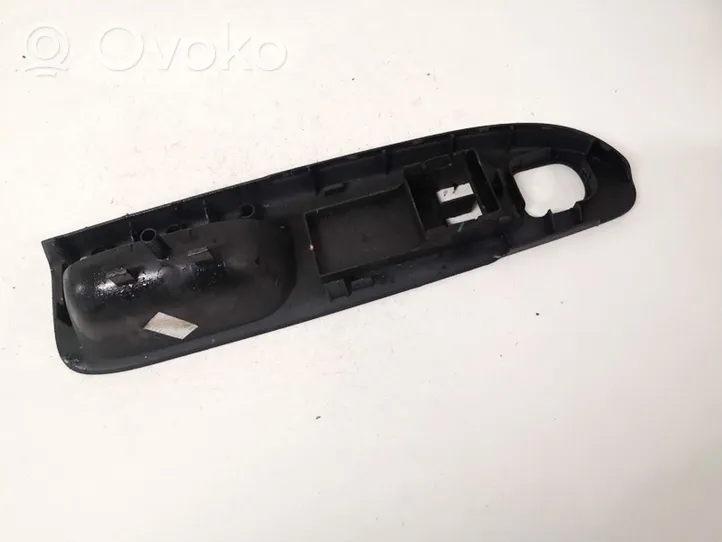 Volkswagen PASSAT B6 Front door window switch trim 3c1867171a