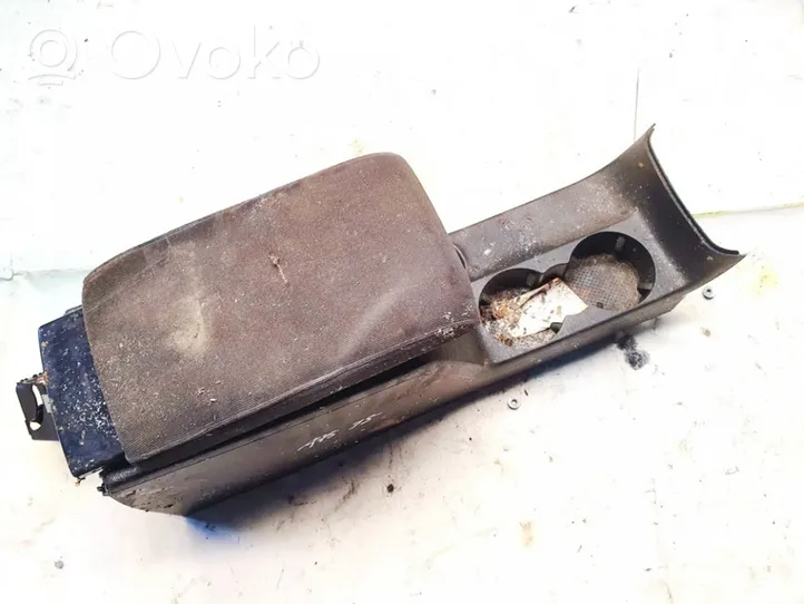 Volkswagen PASSAT B5.5 Armrest 3b0862531