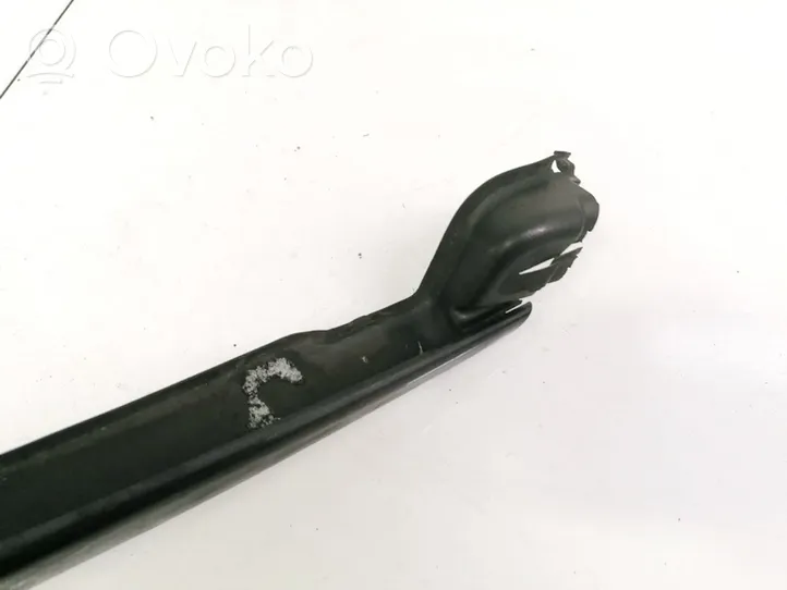 Citroen C4 I Moulure de vitre de la porte avant 96563473XC