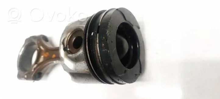 Toyota Avensis T250 Piston with connecting rod 86L78