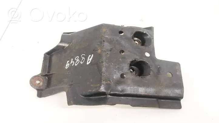 Toyota Verso Protezione anti spruzzi/sottoscocca del motore 576270F010