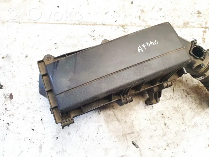 Ford Mondeo Mk III Air filter box 