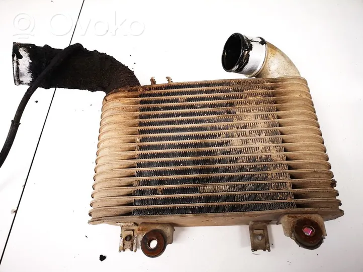 Toyota Avensis Verso Chłodnica powietrza doładowującego / Intercooler 