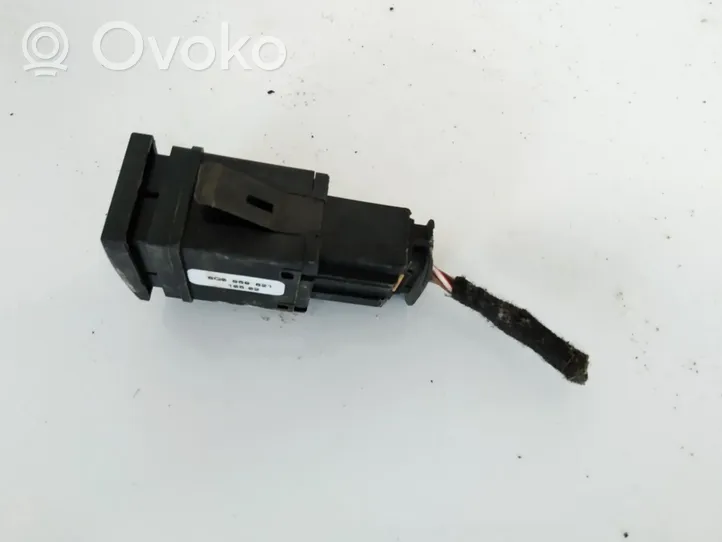 Volkswagen Polo Przycisk / Przełącznik ogrzewania szyby przedniej / czołowej 6q0959621