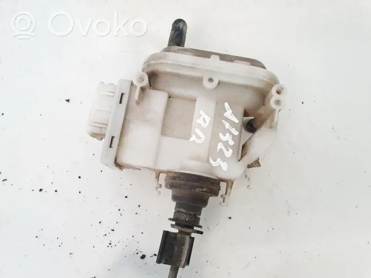 Volkswagen PASSAT B3 Keskuslukituksen alipainepumppu 357862153h