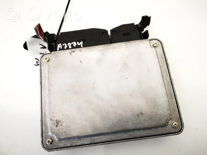 Audi A4 S4 B5 8D Sterownik / Moduł ECU 038906018r