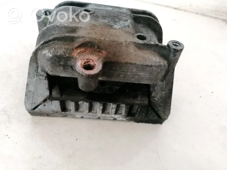 Volkswagen Touran I Supporto di montaggio del motore 1K0199262BA