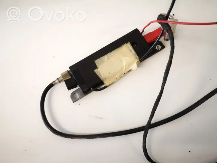 Audi 80 90 S2 B4 Antenos valdymo blokas 