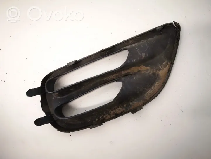 Subaru Legacy Etupuskurin alempi jäähdytinsäleikkö 57731ag030