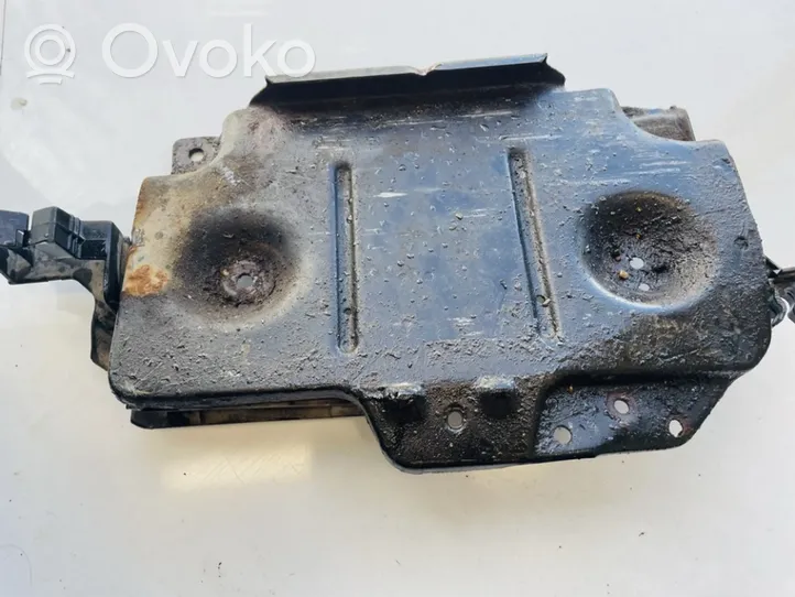 Volkswagen Golf III Support boîte de batterie 