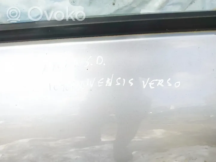 Toyota Avensis Verso Takaovi pilkos
