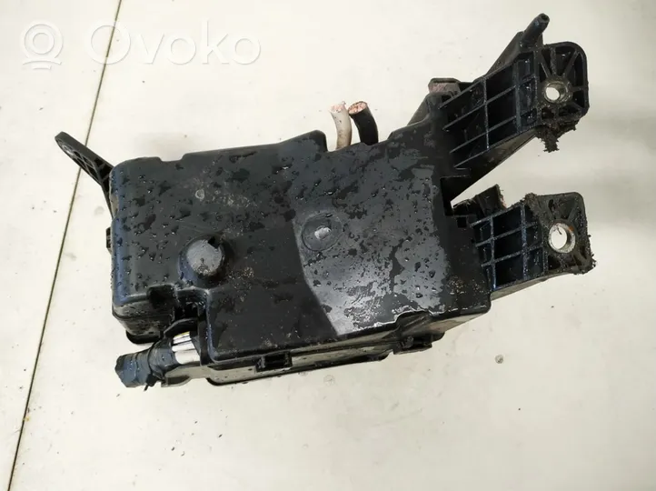 Toyota RAV 4 (XA30) Skrzynka bezpieczników / Komplet 
