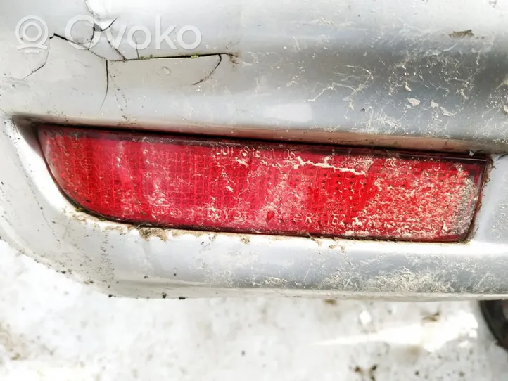 Toyota Avensis Verso Réflecteur de feu arrière 