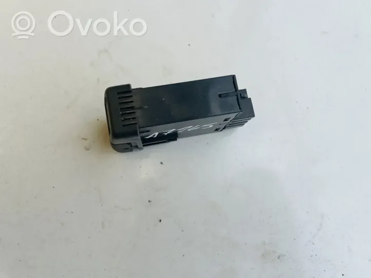 Volvo S70  V70  V70 XC Pretmiglas lukturu slēdzis 9148994