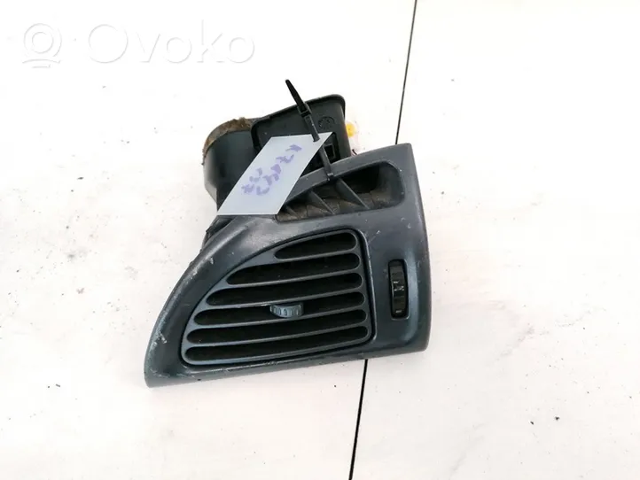 Citroen C5 Kojelaudan keskiosan tuuletussuuttimen ritilä 963261667A