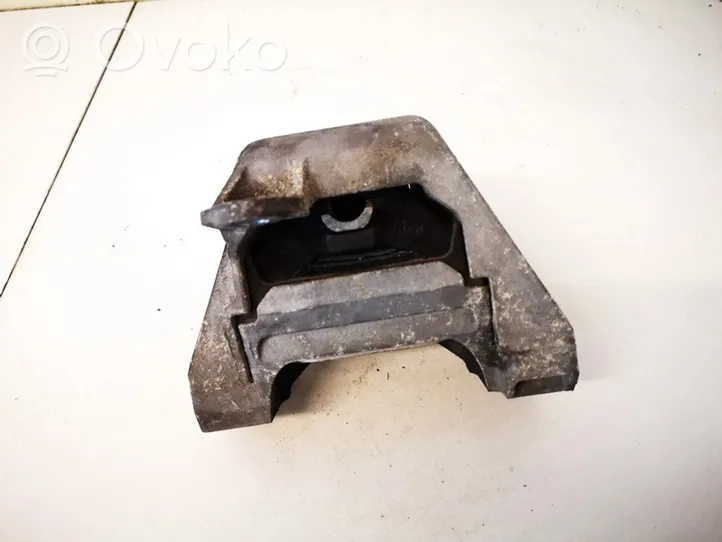 Opel Vectra C Supporto di montaggio del motore v05369