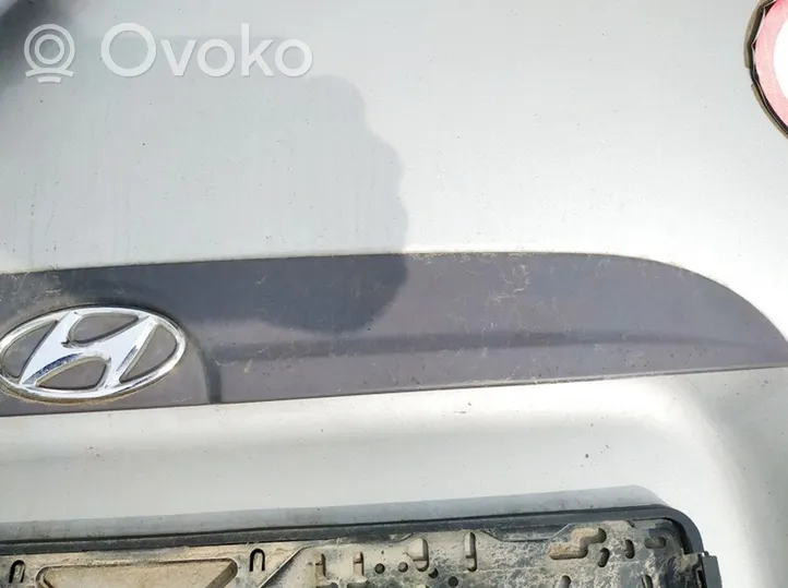 Hyundai Atos Classic Takaluukun rekisterikilven valon palkki 