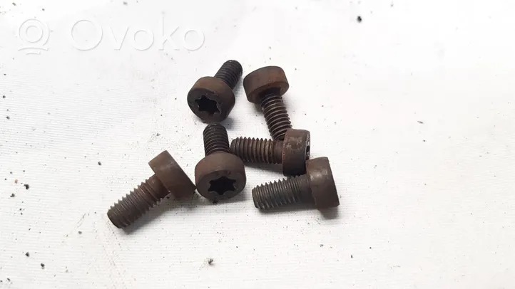 Opel Corsa C Nuts/bolts 