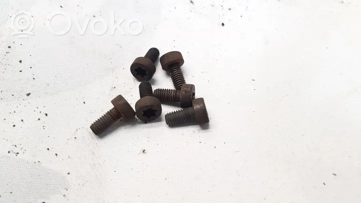 Opel Corsa C Nuts/bolts 