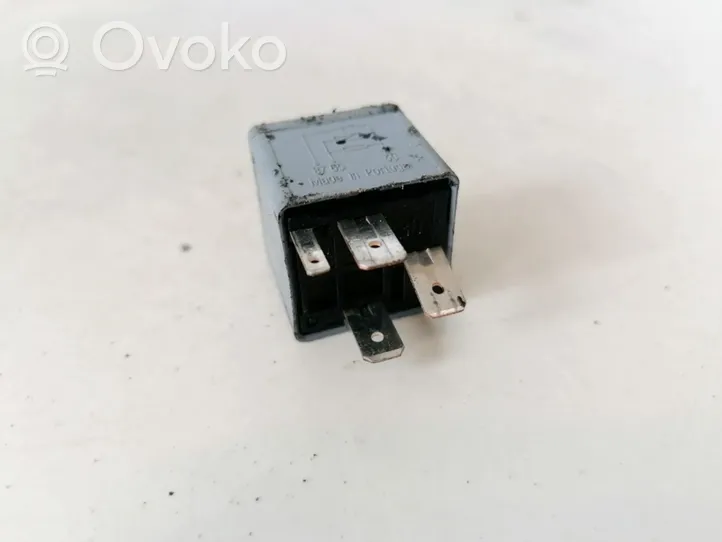 Volkswagen Polo IV 9N3 Other relay 1j0906381a