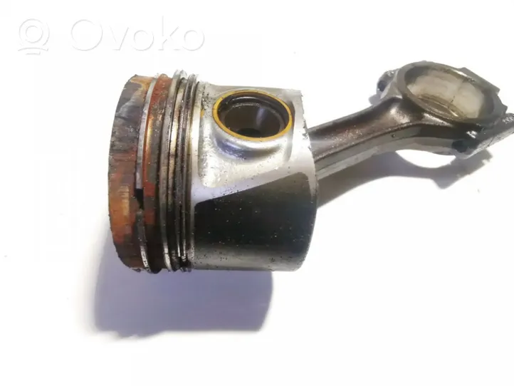 Audi A3 S3 8P Piston avec bielle 038j