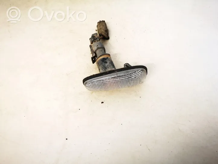 Opel Astra G Indicatore di direzione del parafango anteriore 90560403