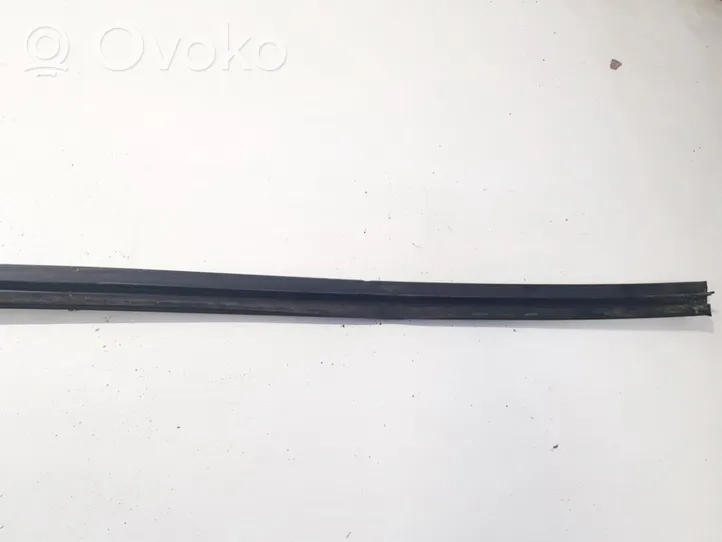 Volvo S60 Moulures des vitres de la porte arrière 39978425rh