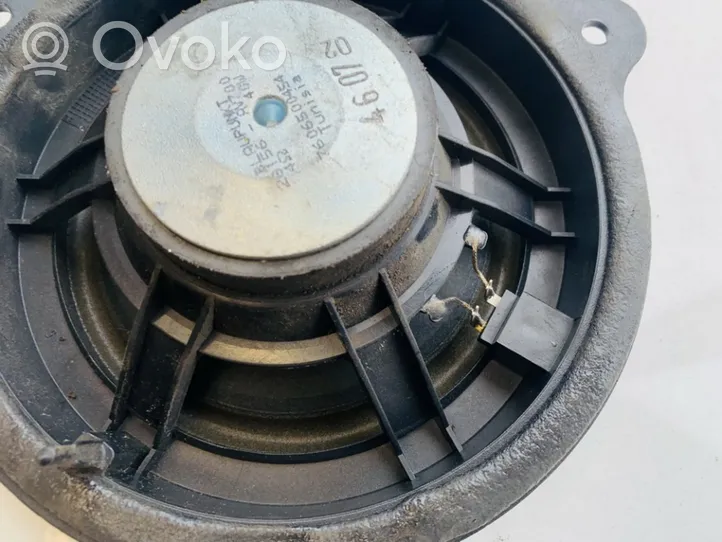 Nissan Qashqai Garsiakalbis (-iai) priekinėse duryse 28156av700