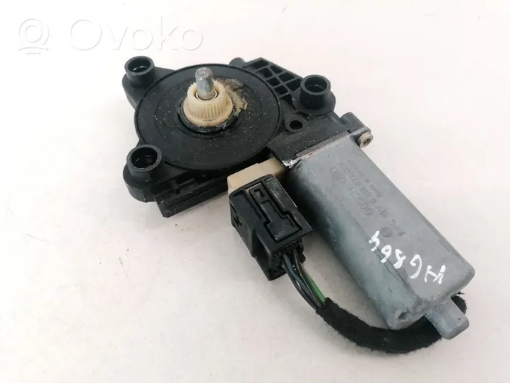 Mercedes-Benz C W203 Rear door window regulator motor 0130822008