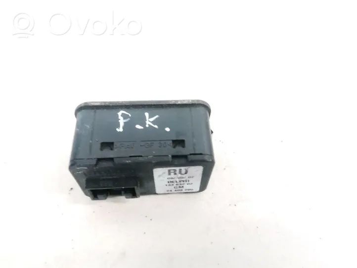 Opel Corsa C Sähkötoimisen ikkunan ohjauskytkin 24409205