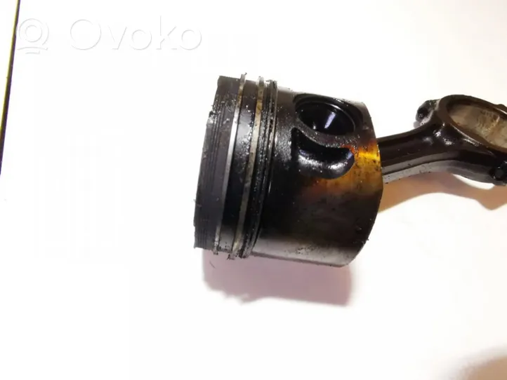 Audi A3 S3 8P Piston avec bielle 038j