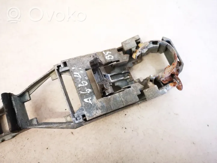 Volkswagen PASSAT B5 Klamka zewnętrzna drzwi 3b0837885