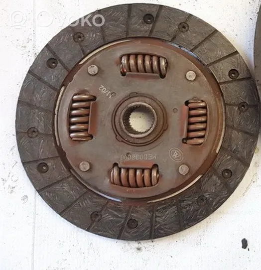 Volkswagen Golf V Clutch pressure plate med032000