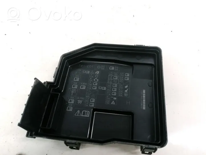 Honda CR-V Fuse box cover SWYE01