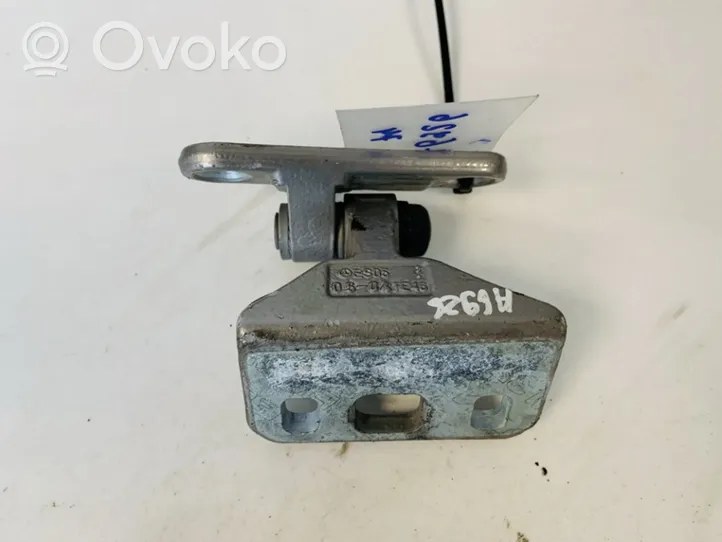 Mercedes-Benz E W211 Rear door lower hinge 05041e46