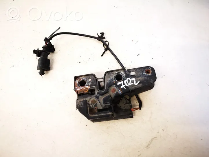 Volkswagen Polo IV 9N3 Zamek pokrywy przedniej / maski silnika 6q0823509k