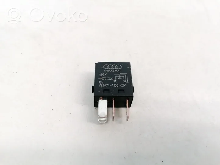 Audi A3 S3 8V Other relay 4H0951253C