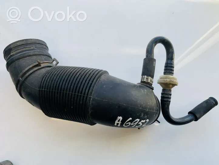 Volkswagen Fox Air intake hose/pipe 6y0129684b