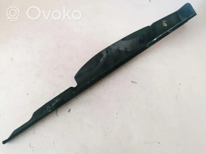 Nissan Qashqai Inne części karoserii 66899jd000