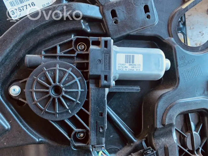 Volvo V40 Motorino alzacristalli della portiera anteriore 966269103