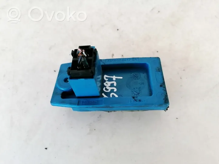 Ford Focus Heater blower motor/fan resistor xs4h18b647ba