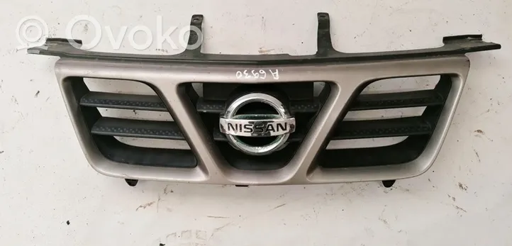 Nissan X-Trail T30 Grille de calandre avant 623108H700