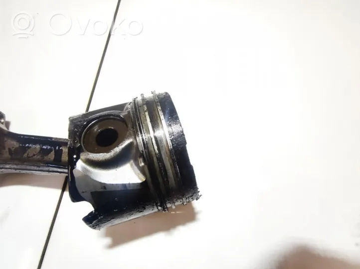 Opel Vectra B Piston with connecting rod 
