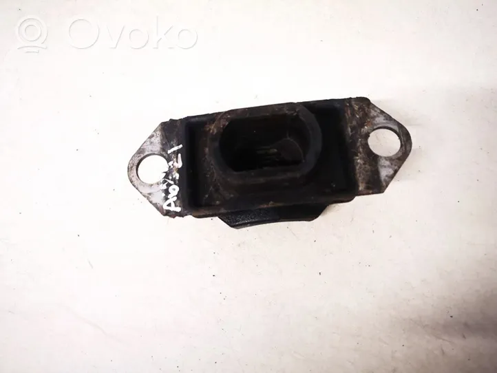 Nissan Qashqai Moottorin kiinnikekorvake 8200359147