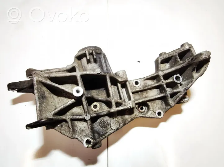 Audi A4 S4 B5 8D Engine mounting bracket 058145523e