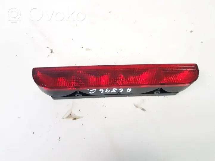 Audi A4 S4 B5 8D Trzecie światło stop 0996400