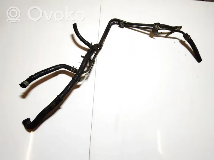Toyota Avensis T220 Fuel line pipe 